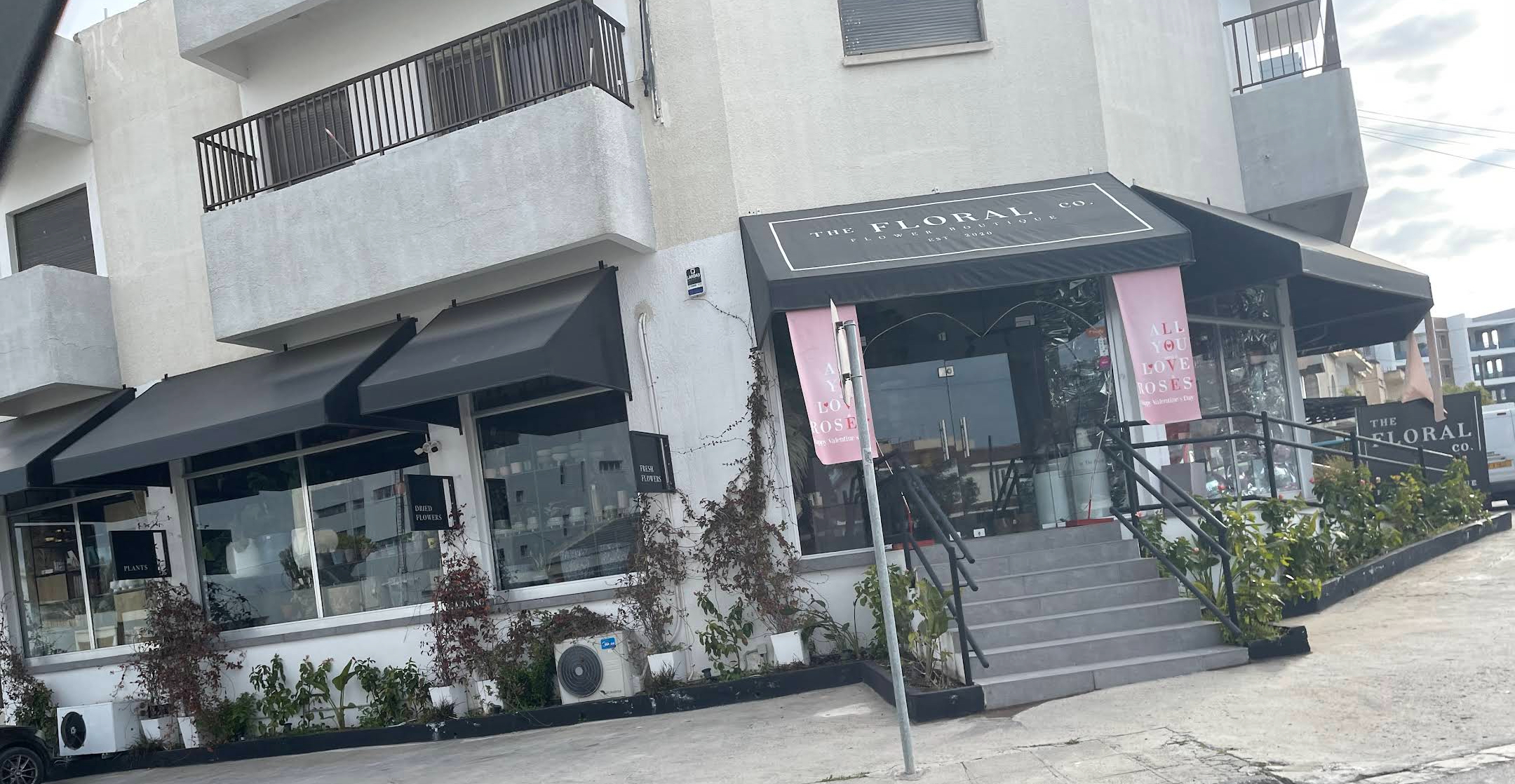 THE FLORAL CO
