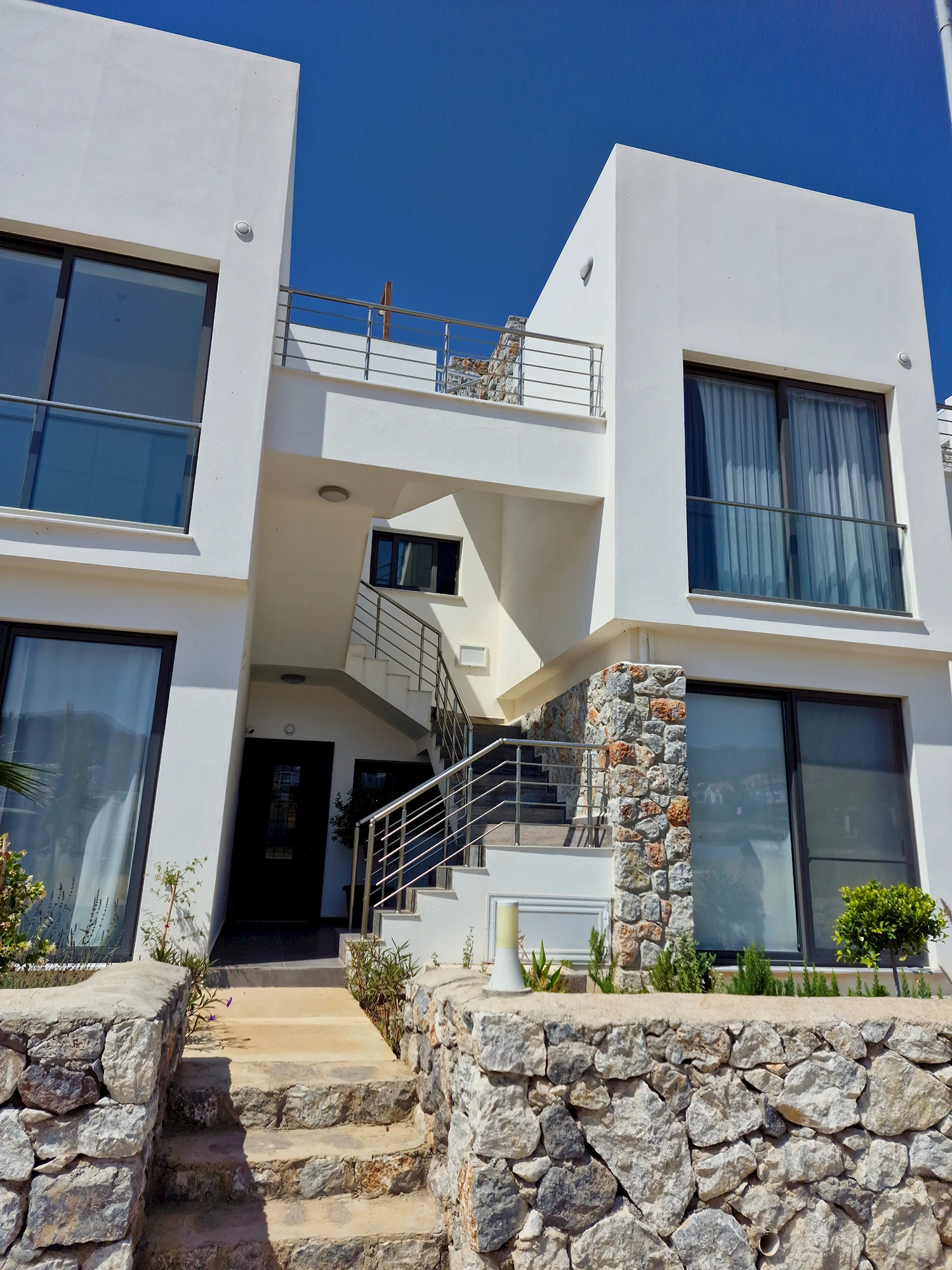 Nowy penthouse 2+1 z prywatnym basenem i widokiem na morze — Esentepe