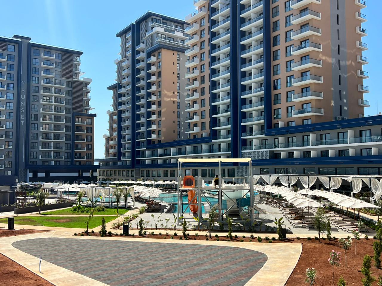 Voll möblierte 1+1 Wohnung Riverside Life Residence | Long Beach, İskele