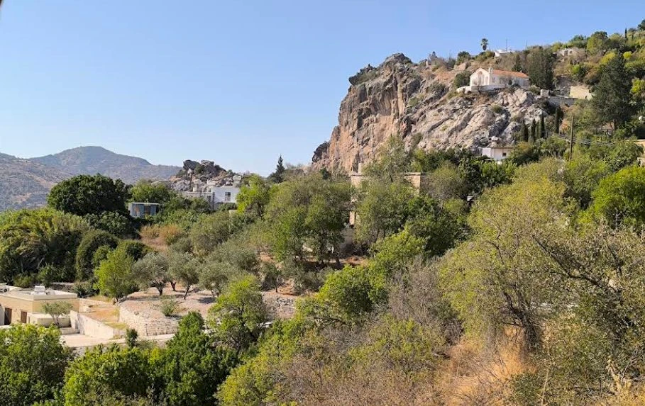 Ezusas ieleja pie Episkopi ciema